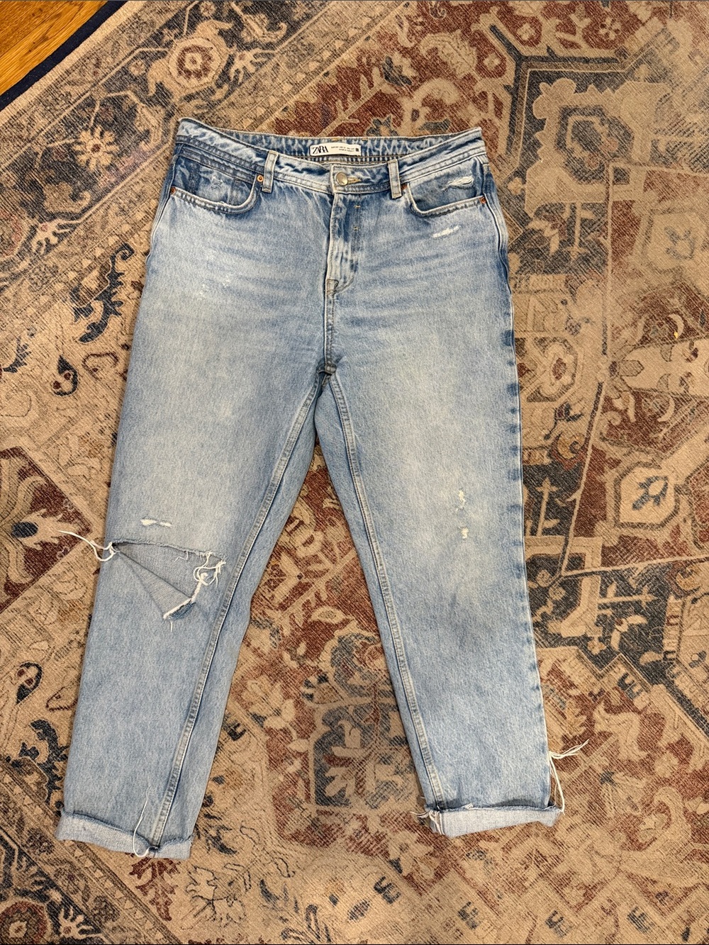Zara Light Wash Boyfriend Jeans with Distressed Knee